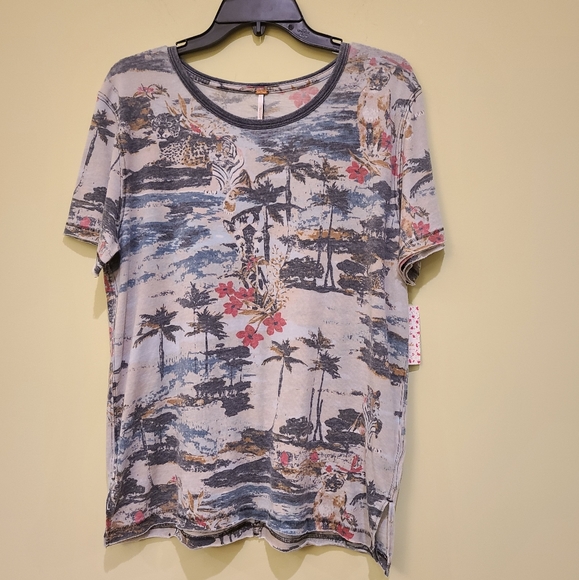 Free People Tops - Free People T-shirt
